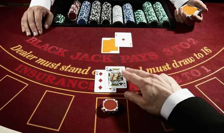 Game bài Blackjack: Mẹo Chơi Bài Dành Cho Người Mới 2 Những chiến thuật cơ bản trong cách chơi game bài Blackjack